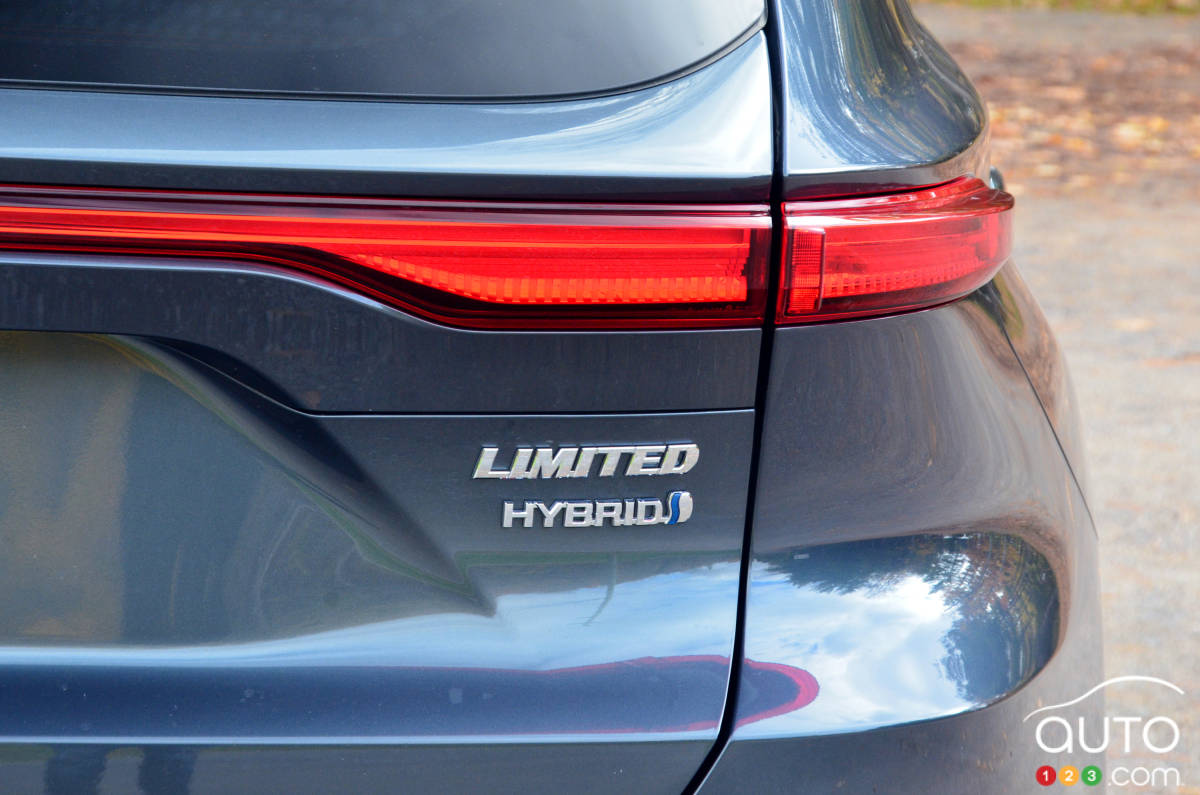 Toyota Venza 2021, écusson hybride